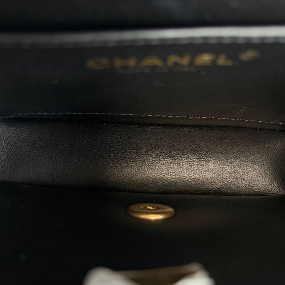 Chanel Women Pre-Loved Bag Very Good Condition - Picture 7 of 9